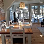 Mistral Przy Plazy Caloroczne Lodge *