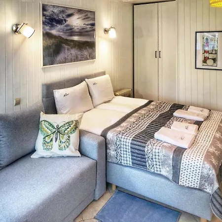 Mistral Przy Plazy Caloroczne Lodge *