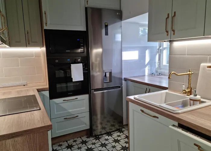 Mistral Przy Plazy Caloroczne Orman Evi